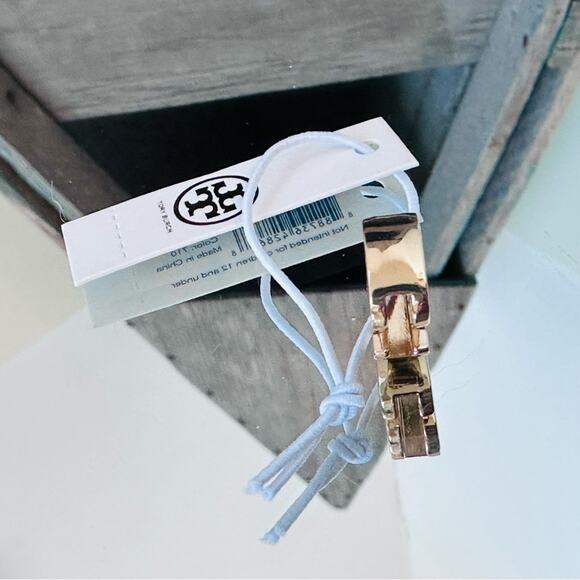 Tory Burch- Monogram “S” initial charm, NWT - Picture 4 of 7